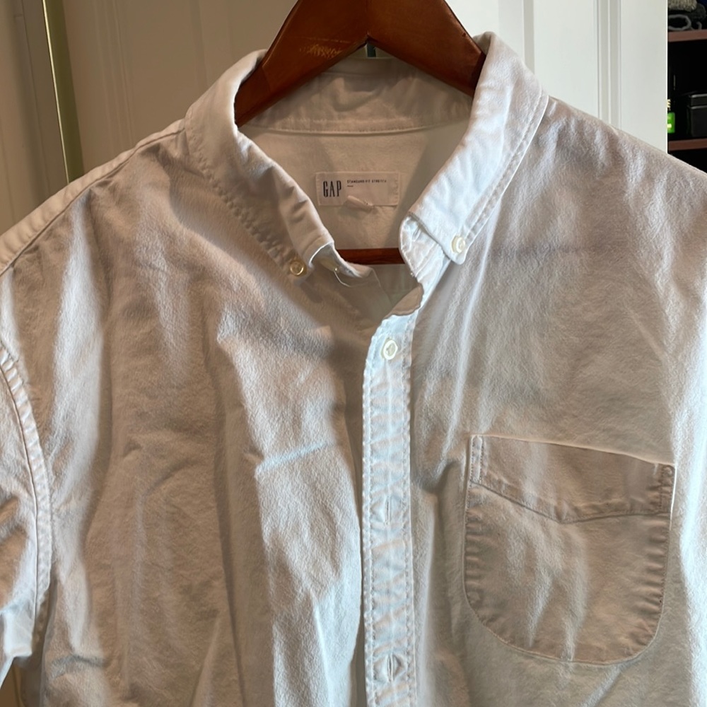 GAP Button Down White